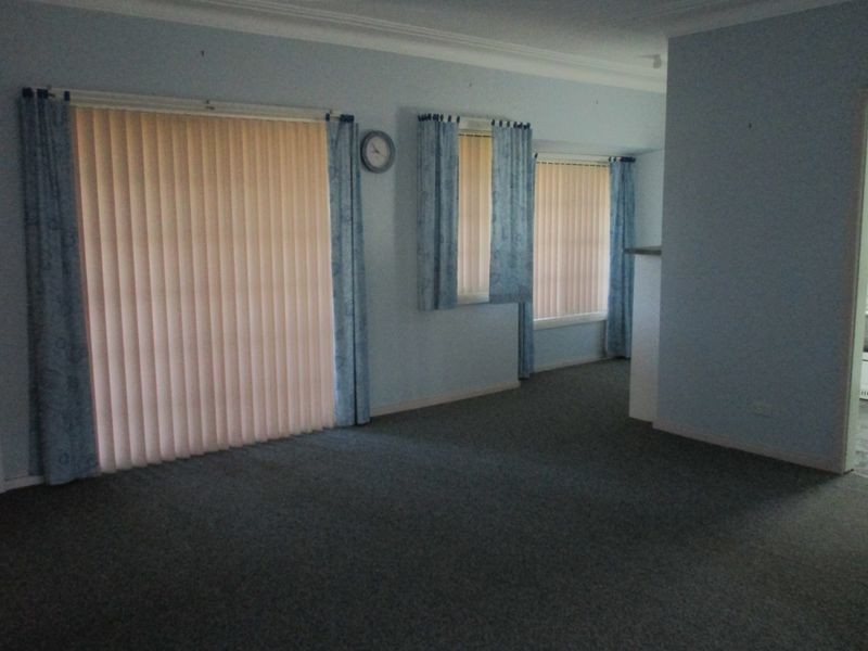 78 Princes Highway, Lake Tabourie NSW 2539