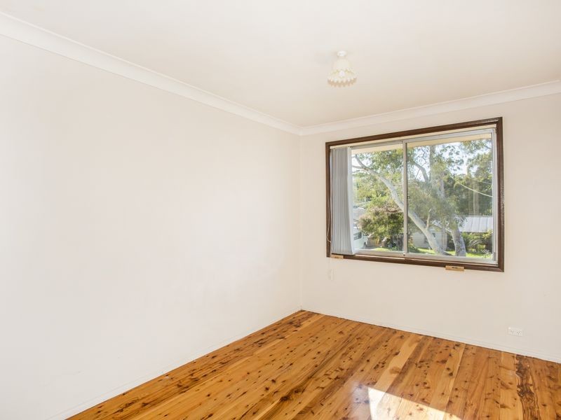 11 Woodglen Crescent, Mollymook NSW 2539