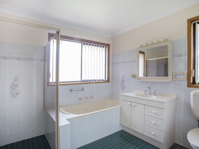 93 Leo Drive, Narrawallee NSW 2539