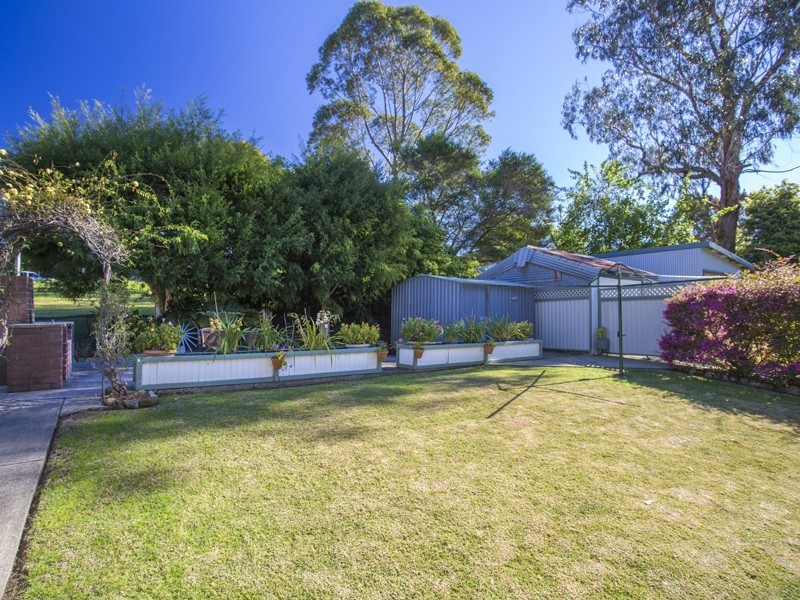 47 River Road, Lake Tabourie NSW 2539
