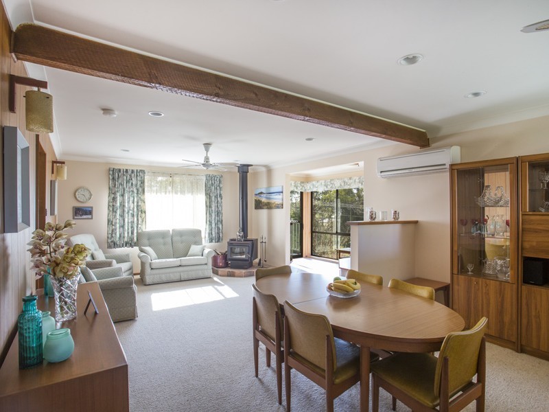 47 River Road, Lake Tabourie NSW 2539