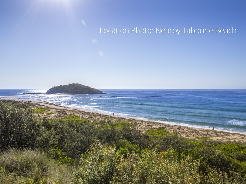 47 River Road, Lake Tabourie NSW 2539