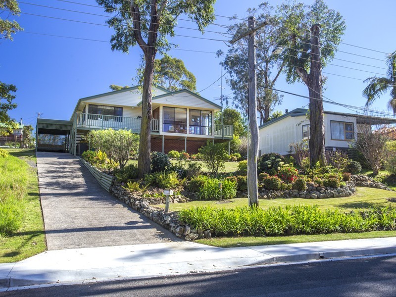 47 River Road, Lake Tabourie NSW 2539