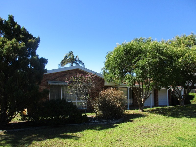 11 Toorak Close, Mollymook NSW 2539