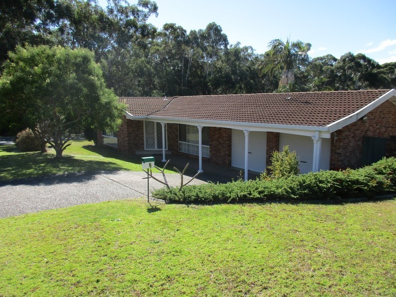 11 Toorak Close, Mollymook NSW 2539