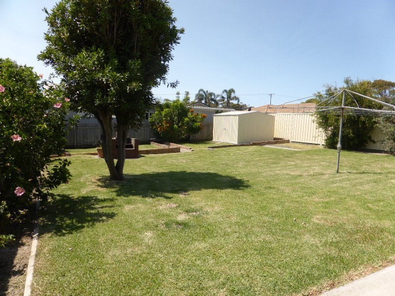 15 Dowling St, Ulladulla NSW 2539