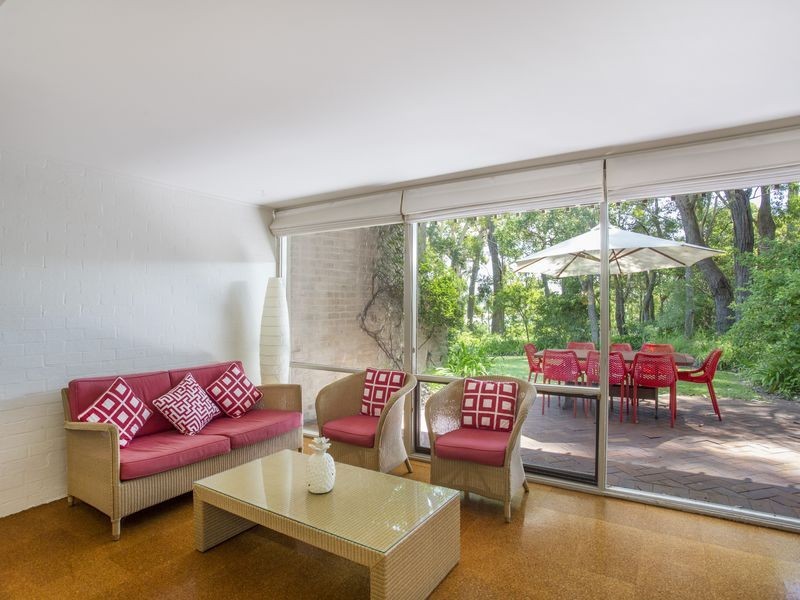 6/1 Riversdale Avenue, Mollymook NSW 2539
