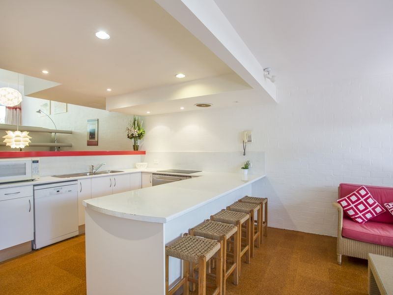 6/1 Riversdale Avenue, Mollymook NSW 2539
