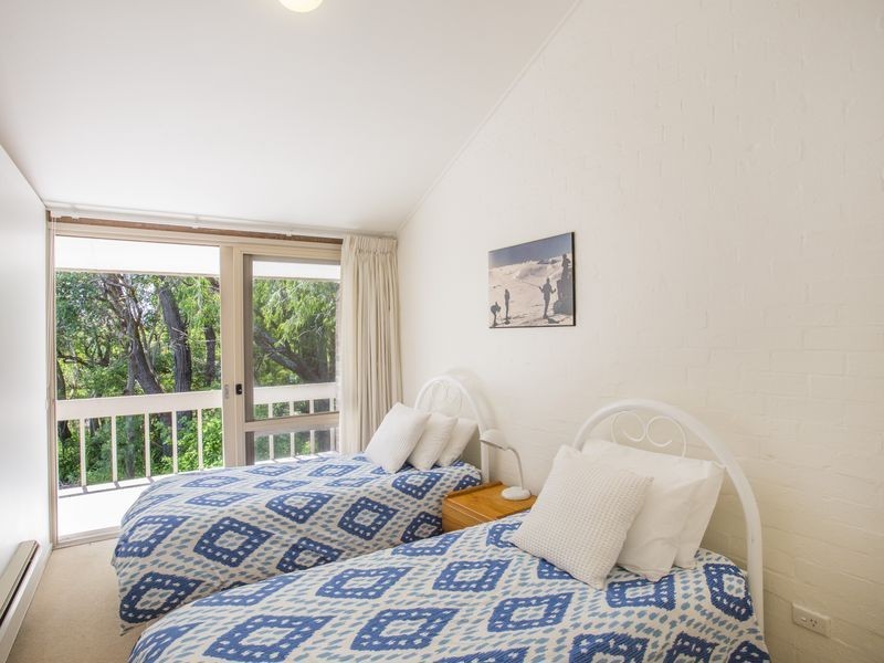 6/1 Riversdale Avenue, Mollymook NSW 2539