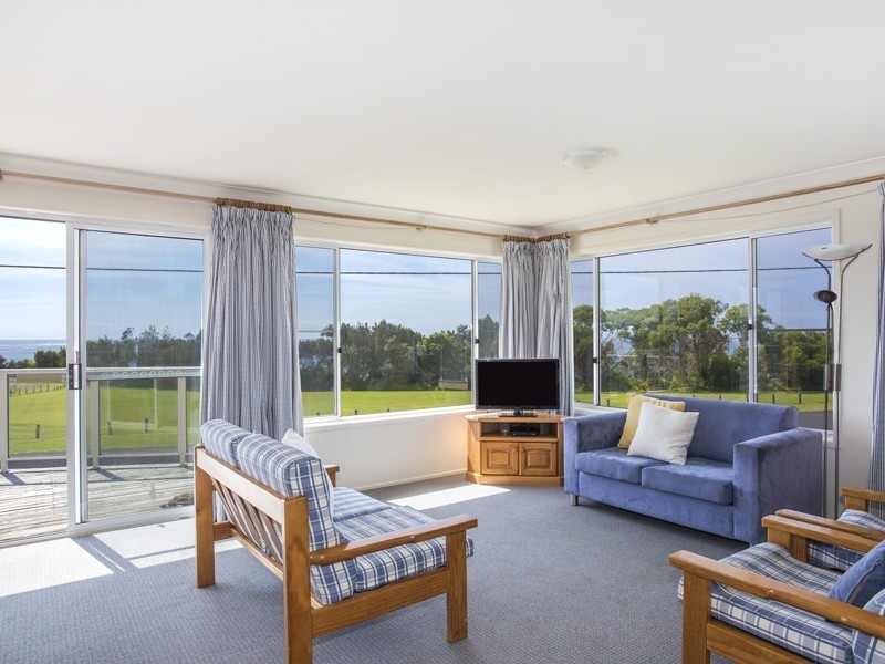 33 Seaside Parade, Dolphin Point NSW 2539