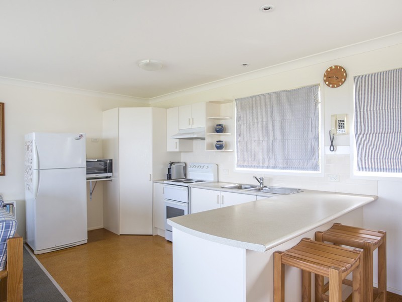 33 Seaside Parade, Dolphin Point NSW 2539