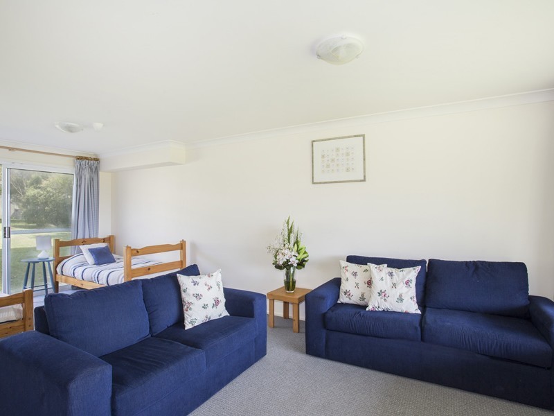 33 Seaside Parade, Dolphin Point NSW 2539