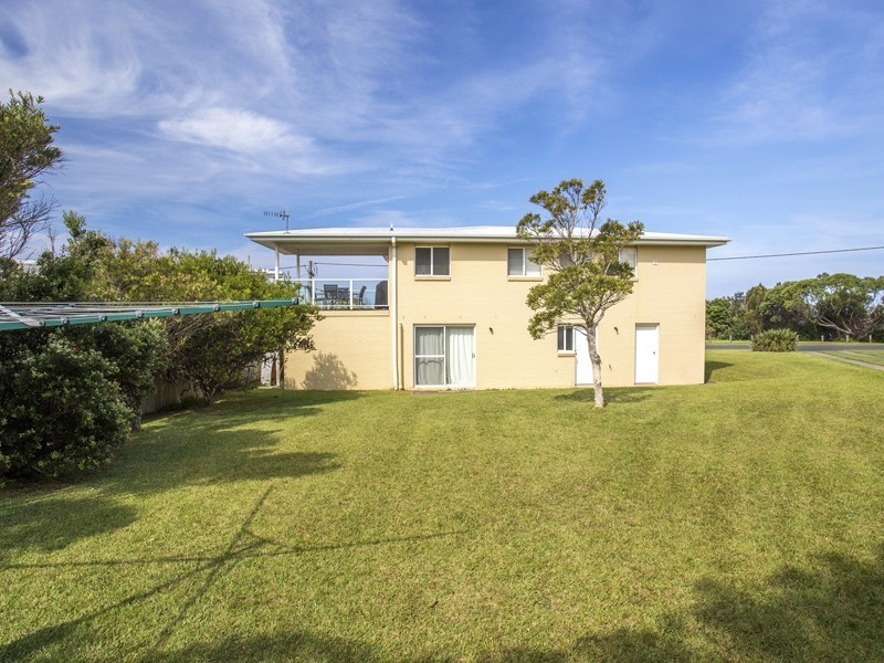 33 Seaside Parade, Dolphin Point NSW 2539