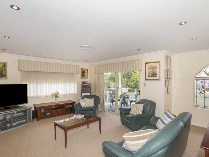 15 Carroll Avenue, Lake Conjola NSW 2539