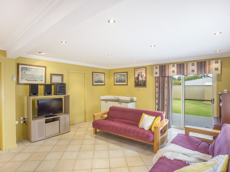 15 Carroll Avenue, Lake Conjola NSW 2539