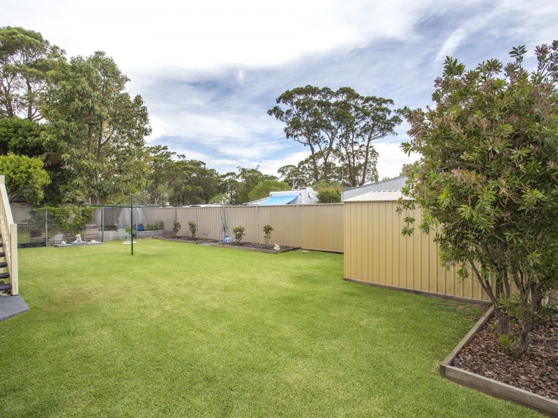 15 Carroll Avenue, Lake Conjola NSW 2539