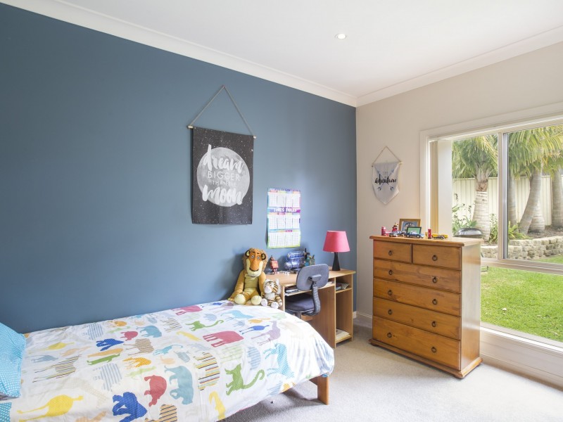 75 Lyra Drive, Lake Tabourie NSW 2539