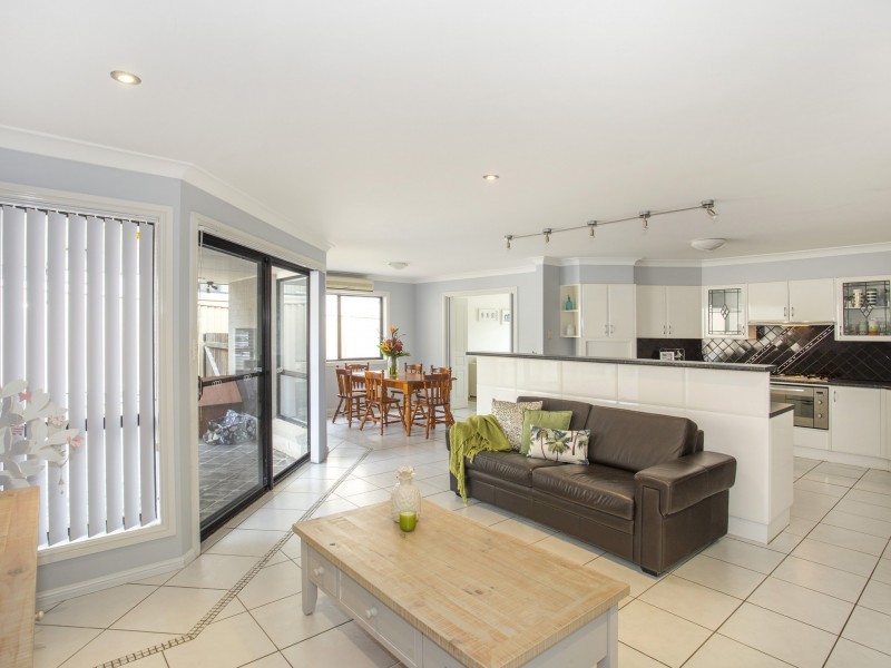 17 Royal Mantle Drive, Ulladulla NSW 2539
