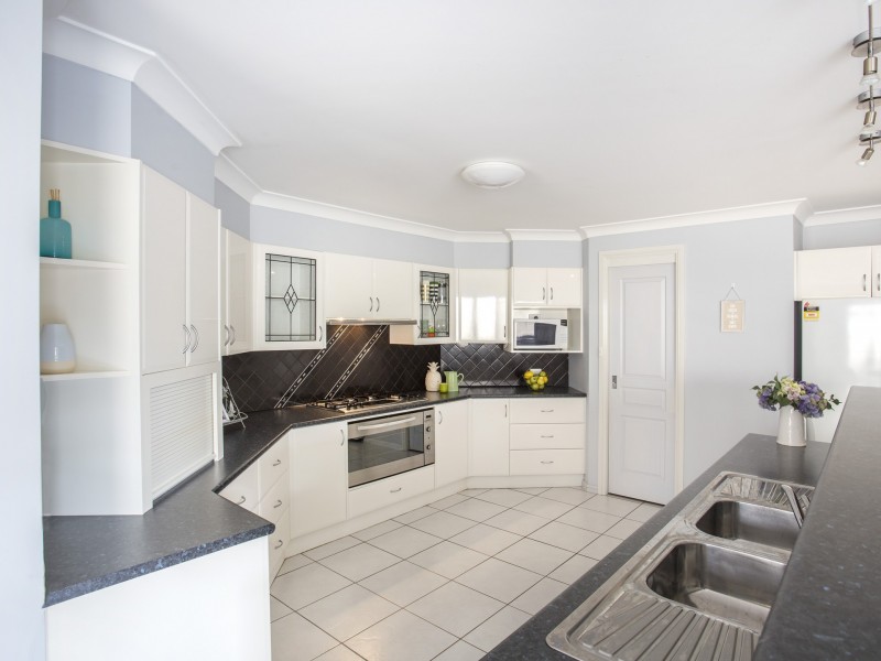 17 Royal Mantle Drive, Ulladulla NSW 2539