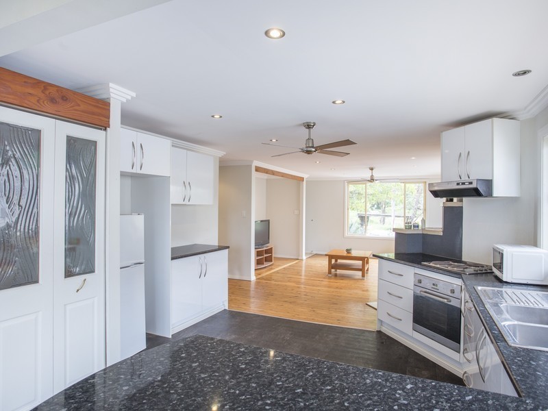 18 Ilett Street, Mollymook NSW 2539