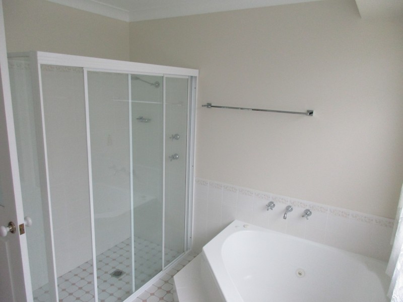 4 Sagittarius Way, Narrawallee NSW 2539