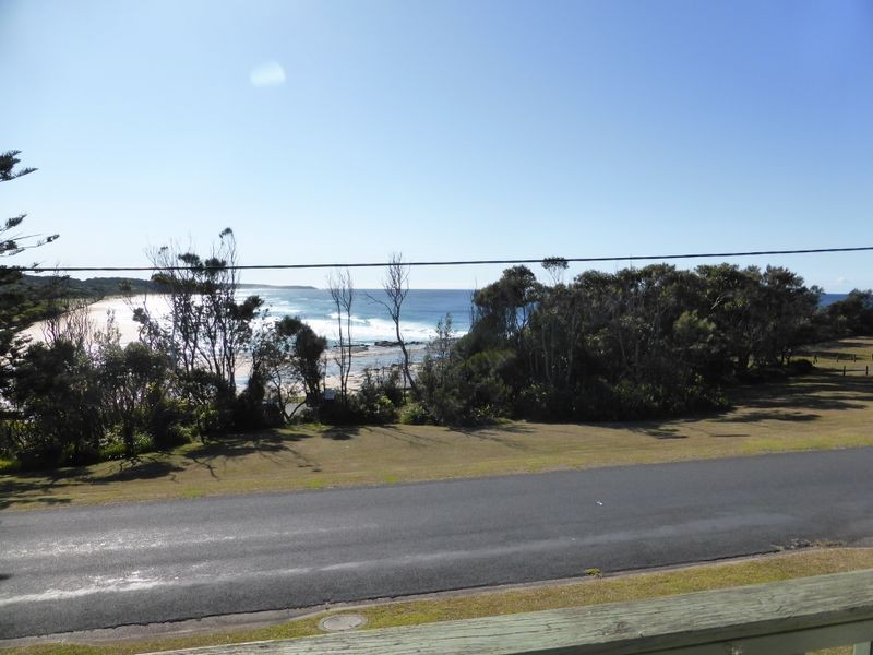 25 Seaside Parade, Dolphin Point NSW 2539