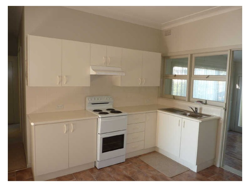 25 Seaside Parade, Dolphin Point NSW 2539