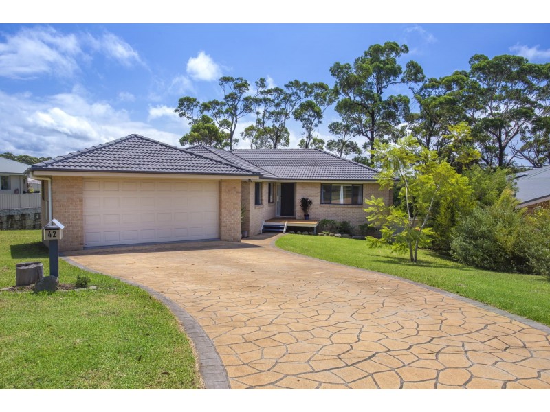 42 Royal Mantle Drive, Ulladulla NSW 2539