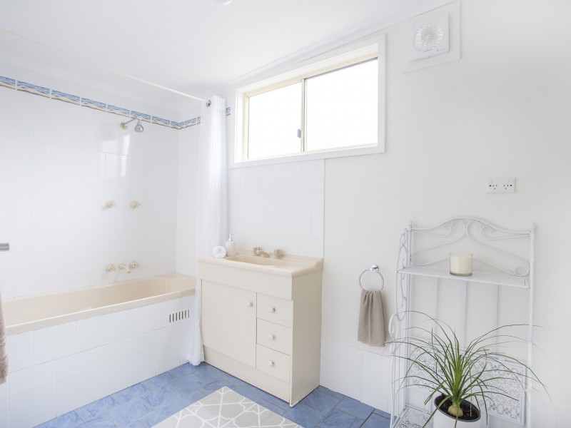 21 McDonald Parade, Burrill Lake NSW 2539