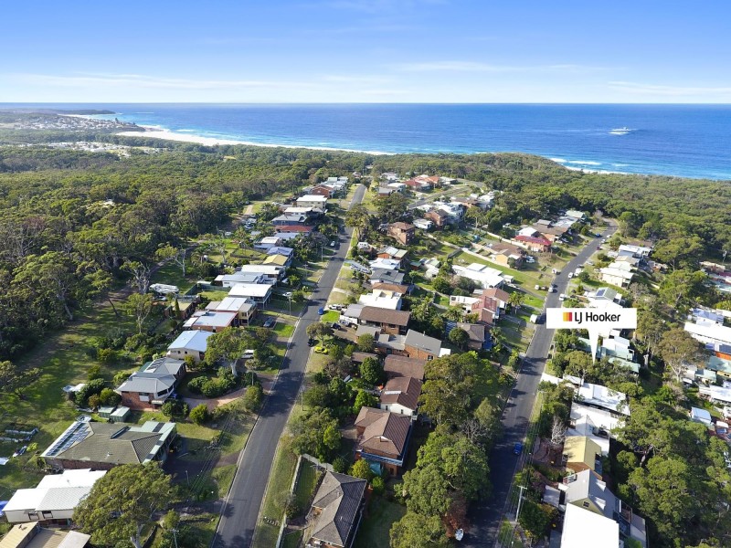 102 Canberra Crescent, Burrill Lake NSW 2539