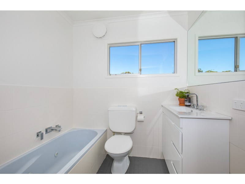 7 Driver Avenue, Mollymook NSW 2539