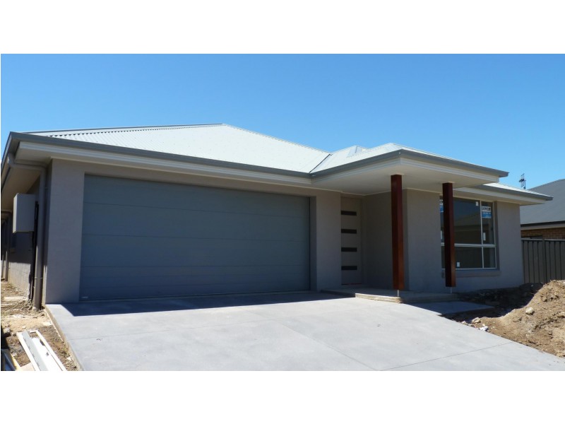 3 Eyre Crescent, Burrill Lake NSW 2539