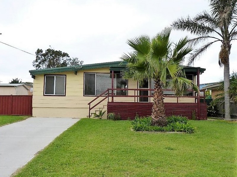 24 South Pacific Crescent, Ulladulla NSW 2539