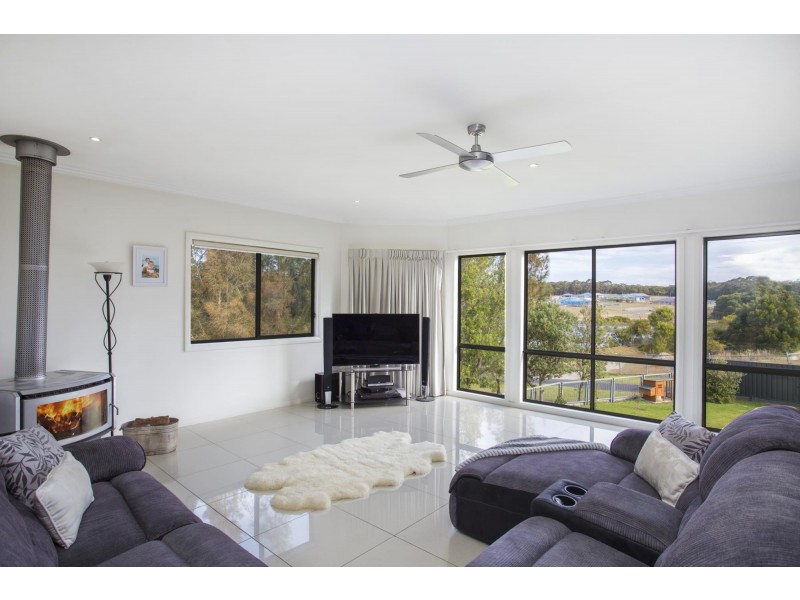 17 Bada Crescent, Burrill Lake NSW 2539