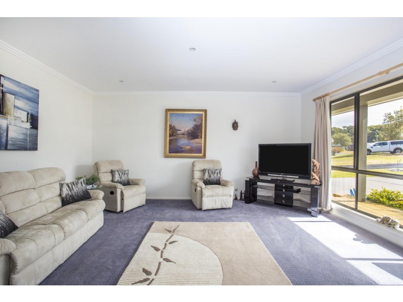 17 Bada Crescent, Burrill Lake NSW 2539
