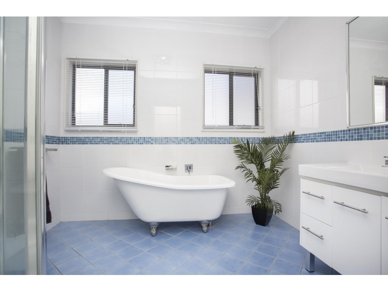 17 Bada Crescent, Burrill Lake NSW 2539