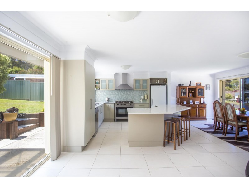 10 Driver Avenue, Mollymook NSW 2539