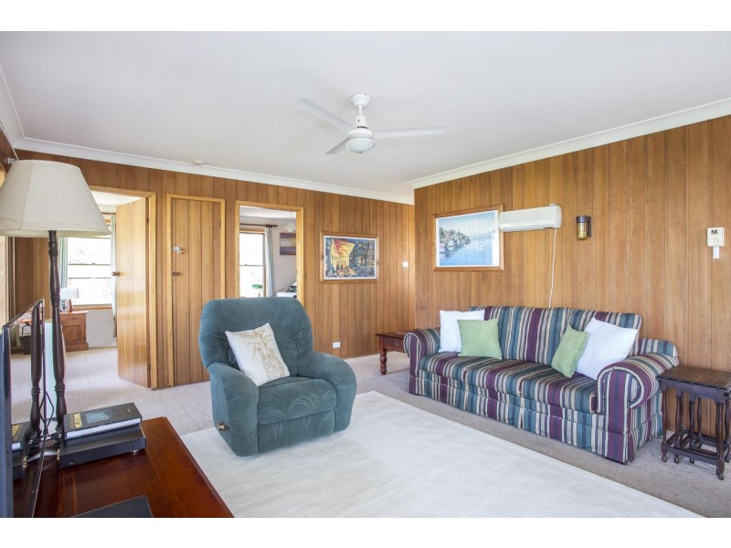 21 Victor Avenue, Narrawallee NSW 2539