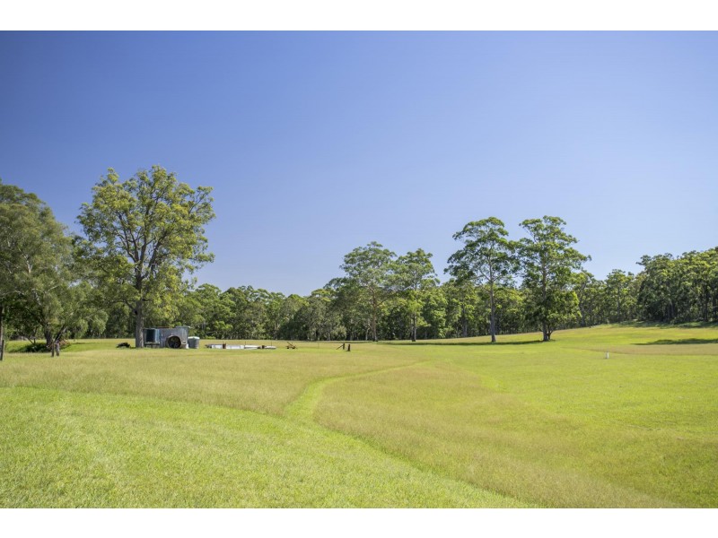 2000D The River Road, Brooman NSW 2538