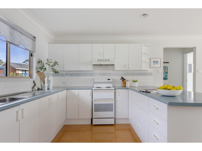 21 Booth Avenue, Narrawallee NSW 2539