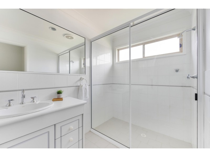 21 Booth Avenue, Narrawallee NSW 2539