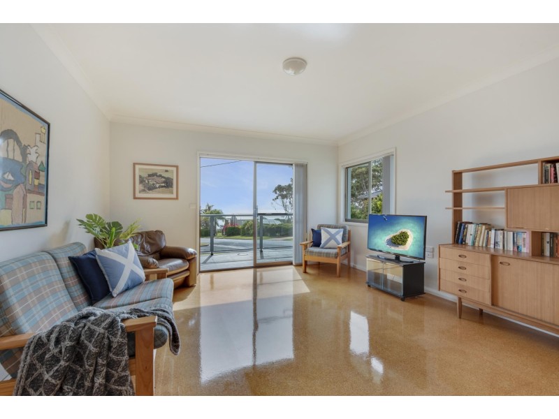 21 Booth Avenue, Narrawallee NSW 2539