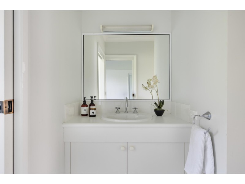 21 Booth Avenue, Narrawallee NSW 2539