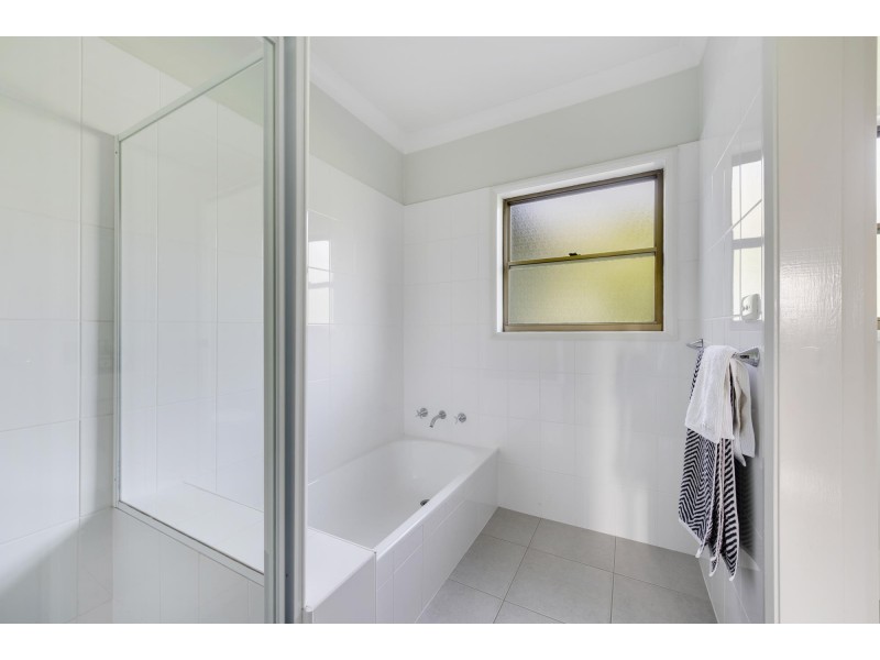 21 Booth Avenue, Narrawallee NSW 2539