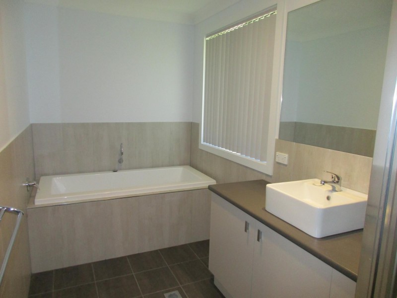 4 Aquarius Avenue, Narrawallee NSW 2539