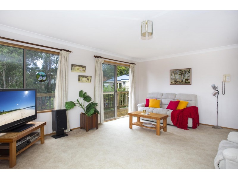 11 Treetops Crescent, Mollymook NSW 2539