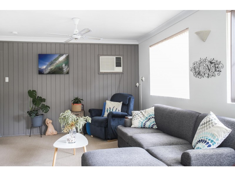 24 Bangalow Street, Narrawallee NSW 2539