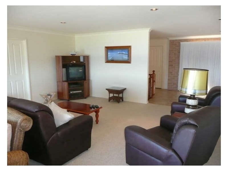 143 Mitchell Parade, Mollymook NSW 2539