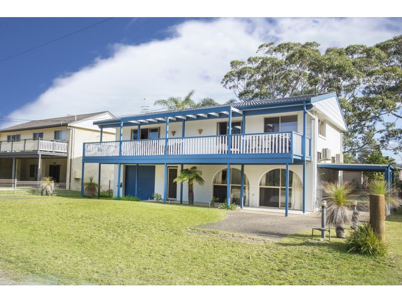 21 Matron Porter Drive, Narrawallee NSW 2539