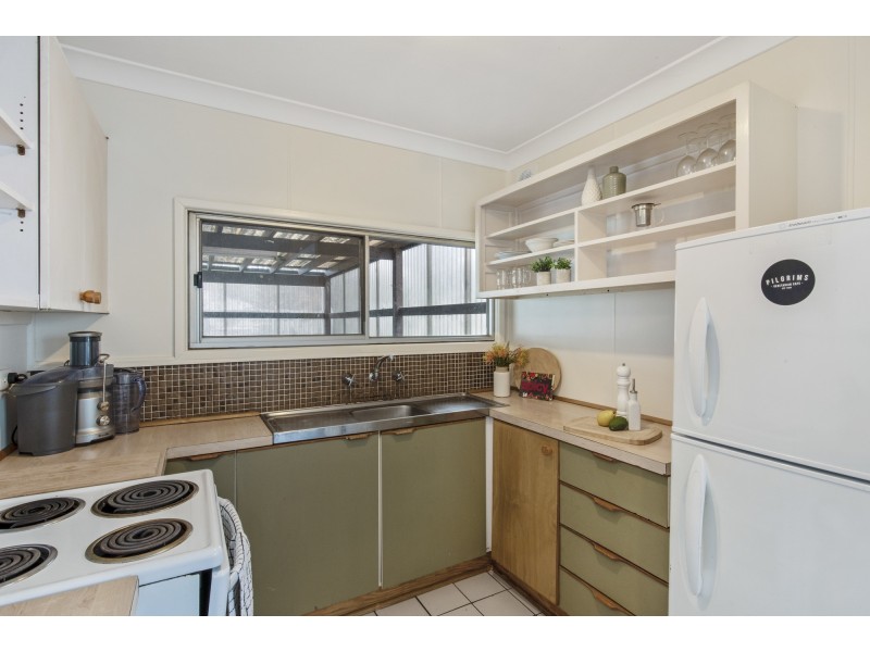 4 Bangalow Street, Narrawallee NSW 2539